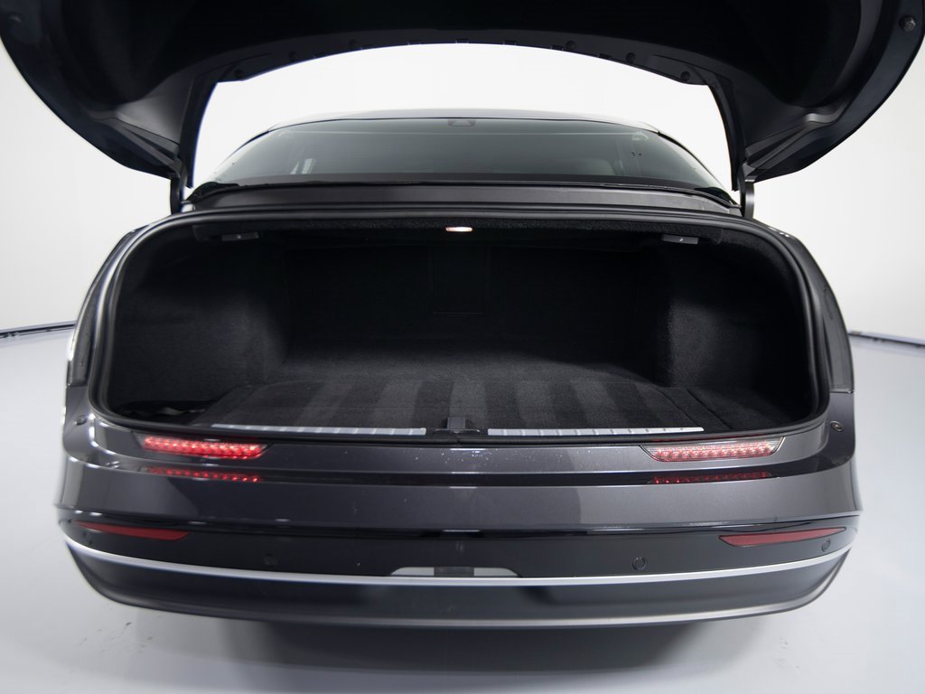 Used 2022 Lucid Air Grand Touring image 37