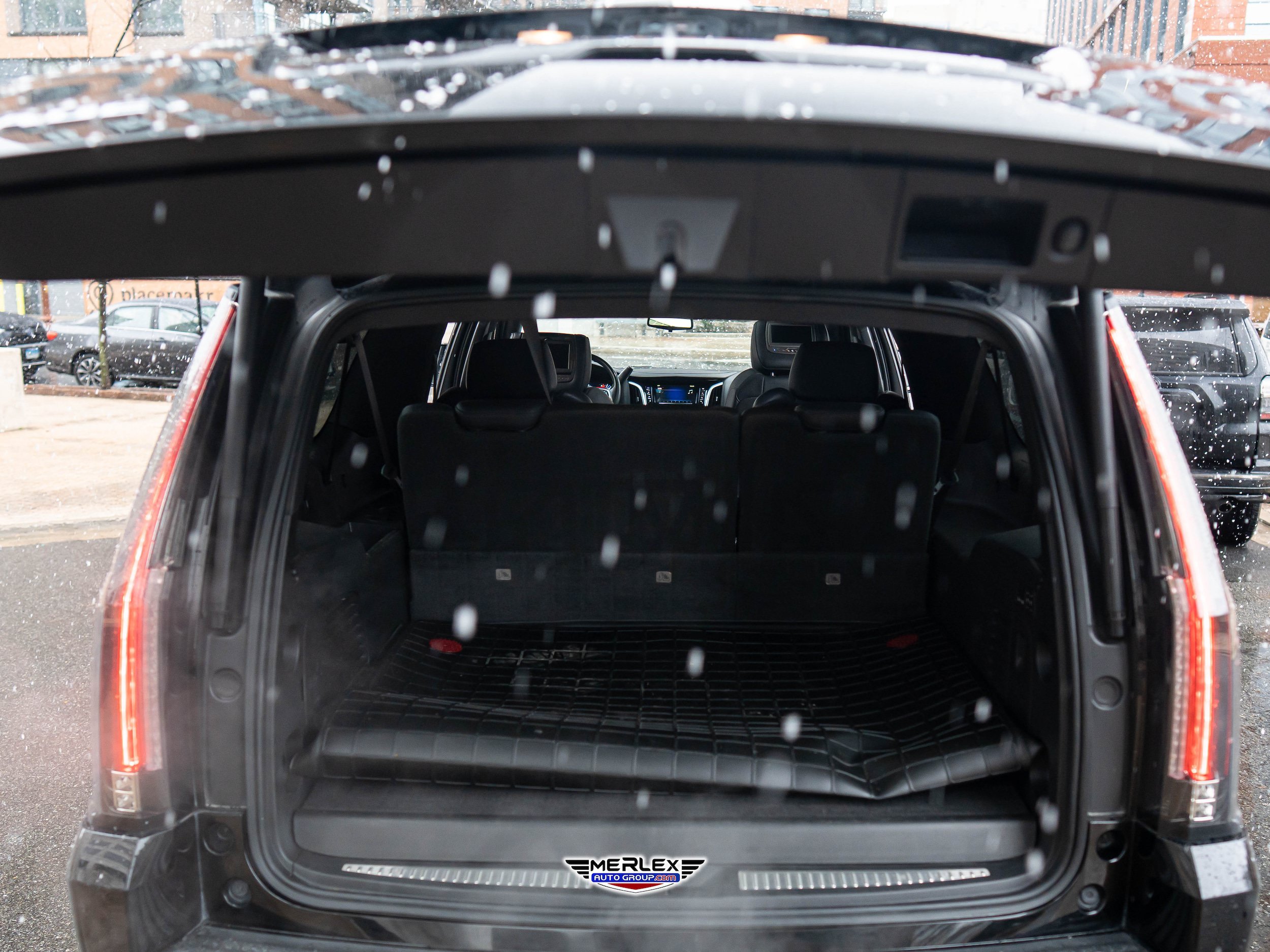 Used 2019 Cadillac Escalade ESV Platinum AWD/4WD image 52