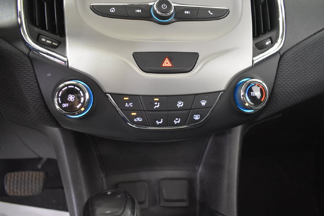 Used 2018 Chevrolet Cruze LS FWD image 16