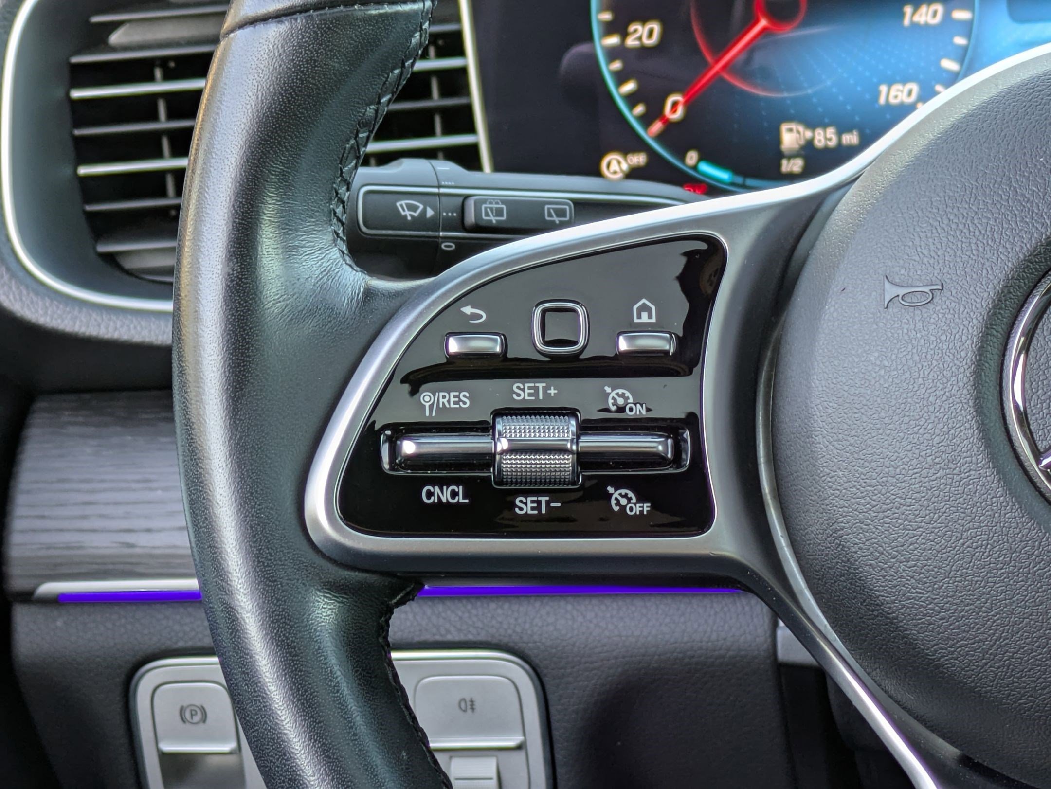 Certified 2023 Mercedes-Benz GLE 350 w/ Premium Package image 20