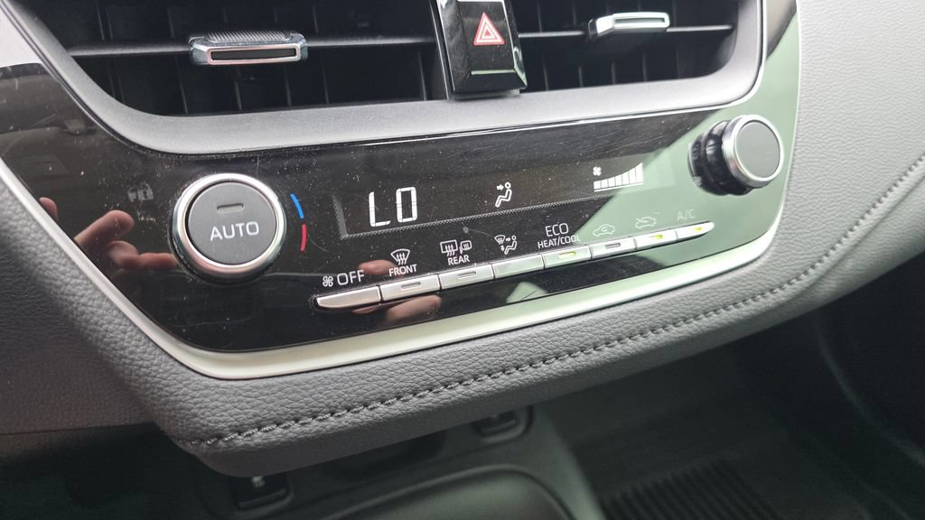 Used 2025 Toyota Corolla XLE FWD image 19