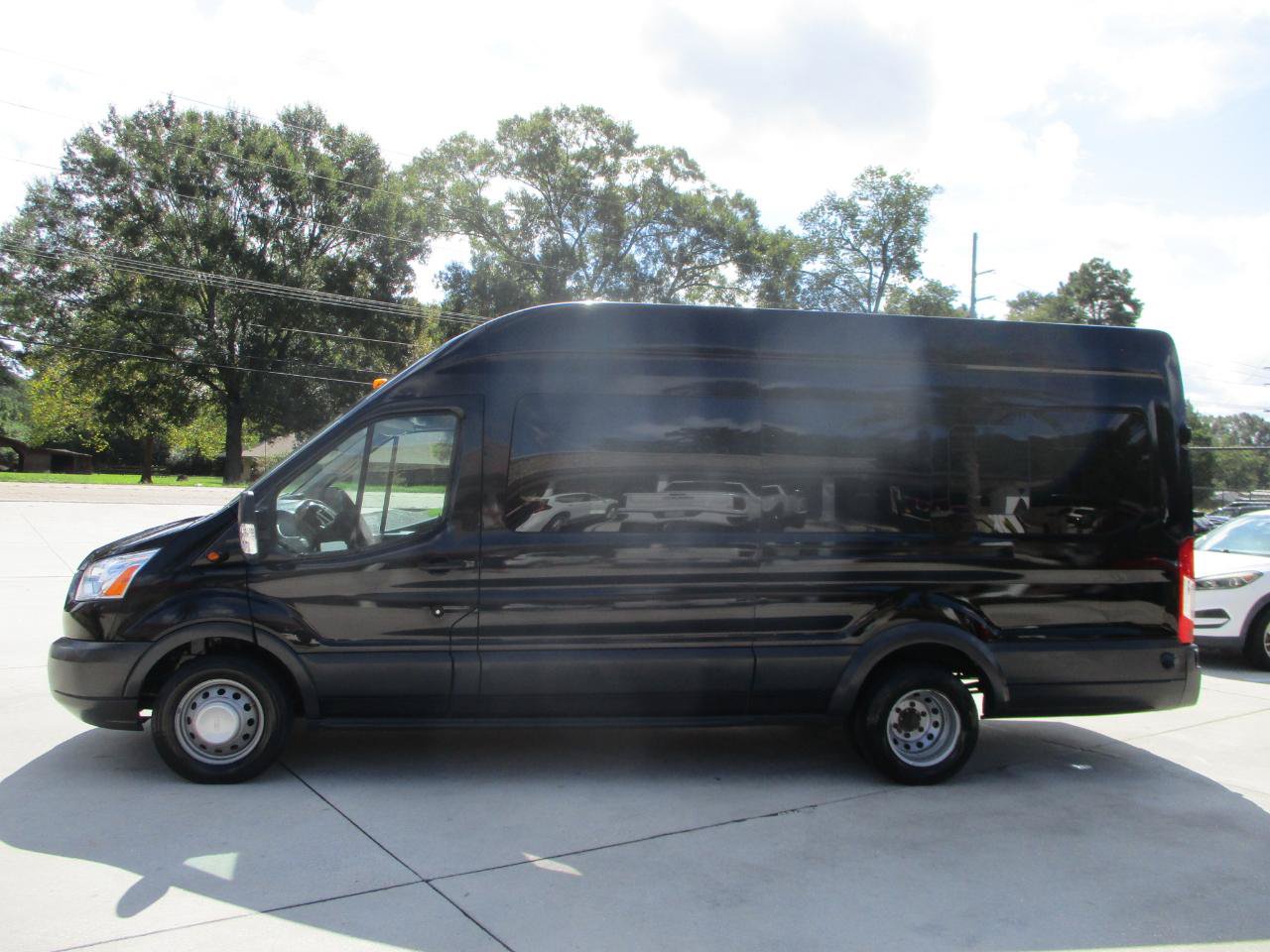 Used 2016 Ford Transit 350 XLT RWD image 7