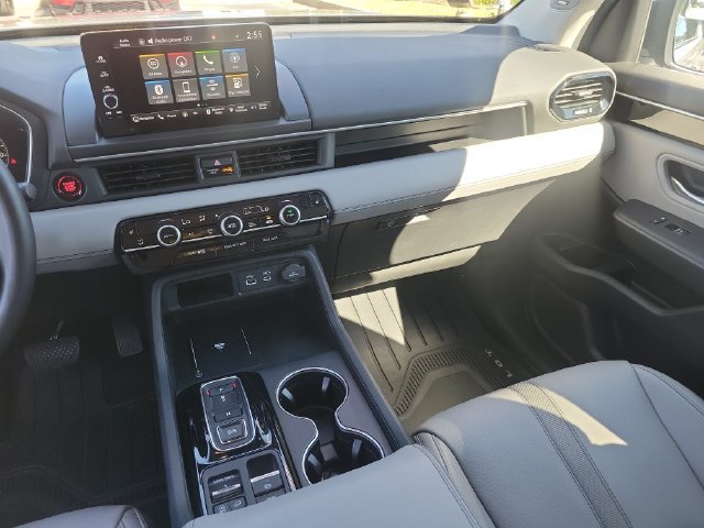 Certified 2023 Honda Pilot Touring image 19