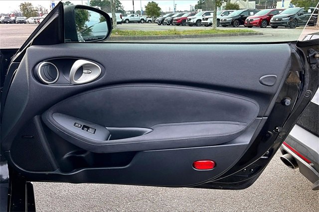 Used 2010 Nissan 370Z Touring image 24