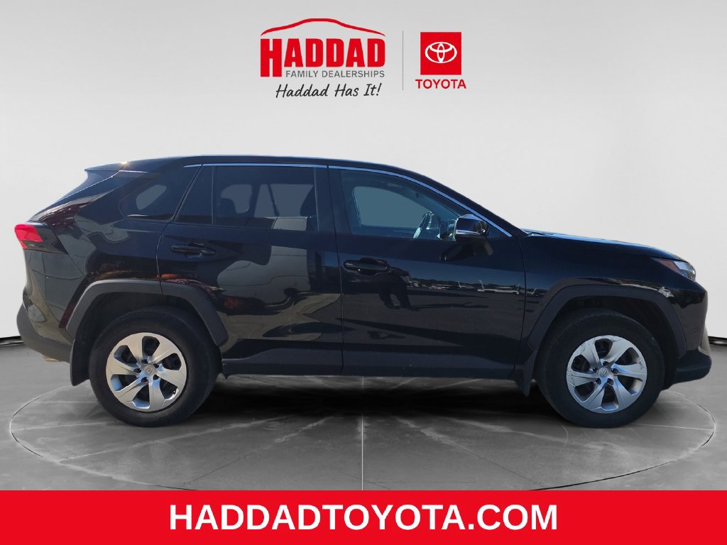 Used 2023 Toyota RAV4 LE AWD/4WD image 7