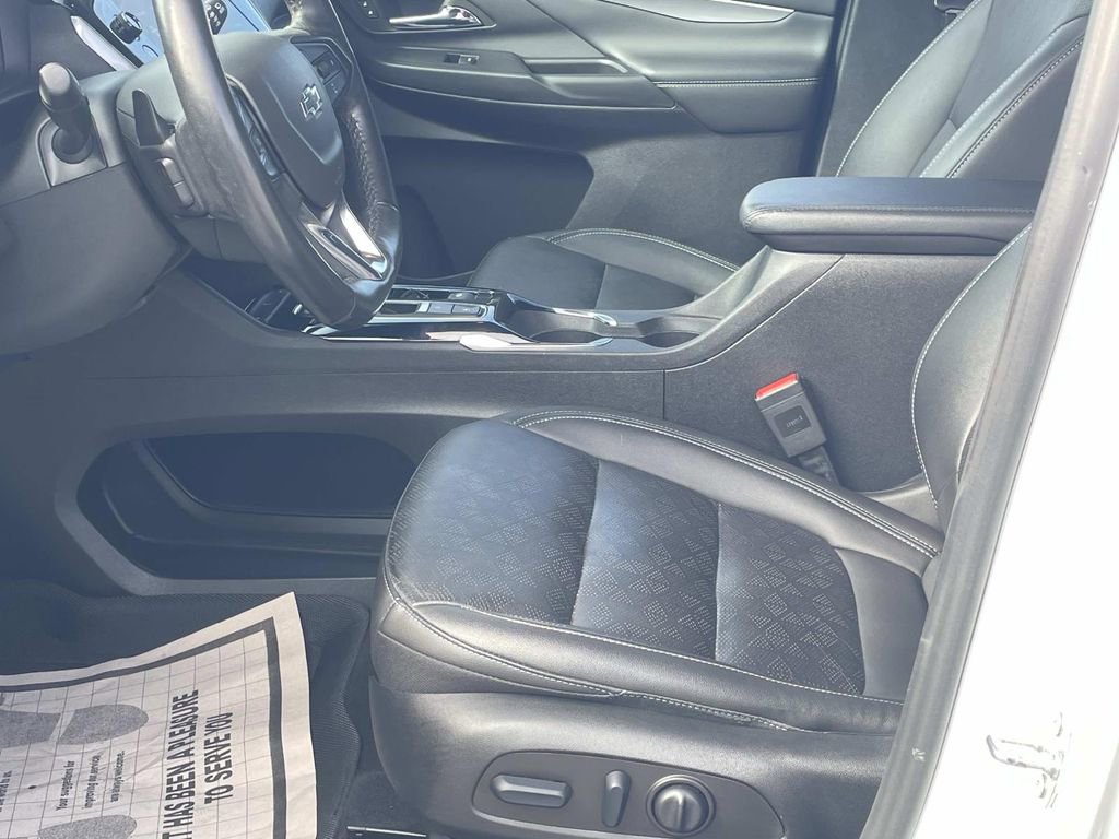Used 2023 Chevrolet Bolt LT w/ Infotainment Package image 17