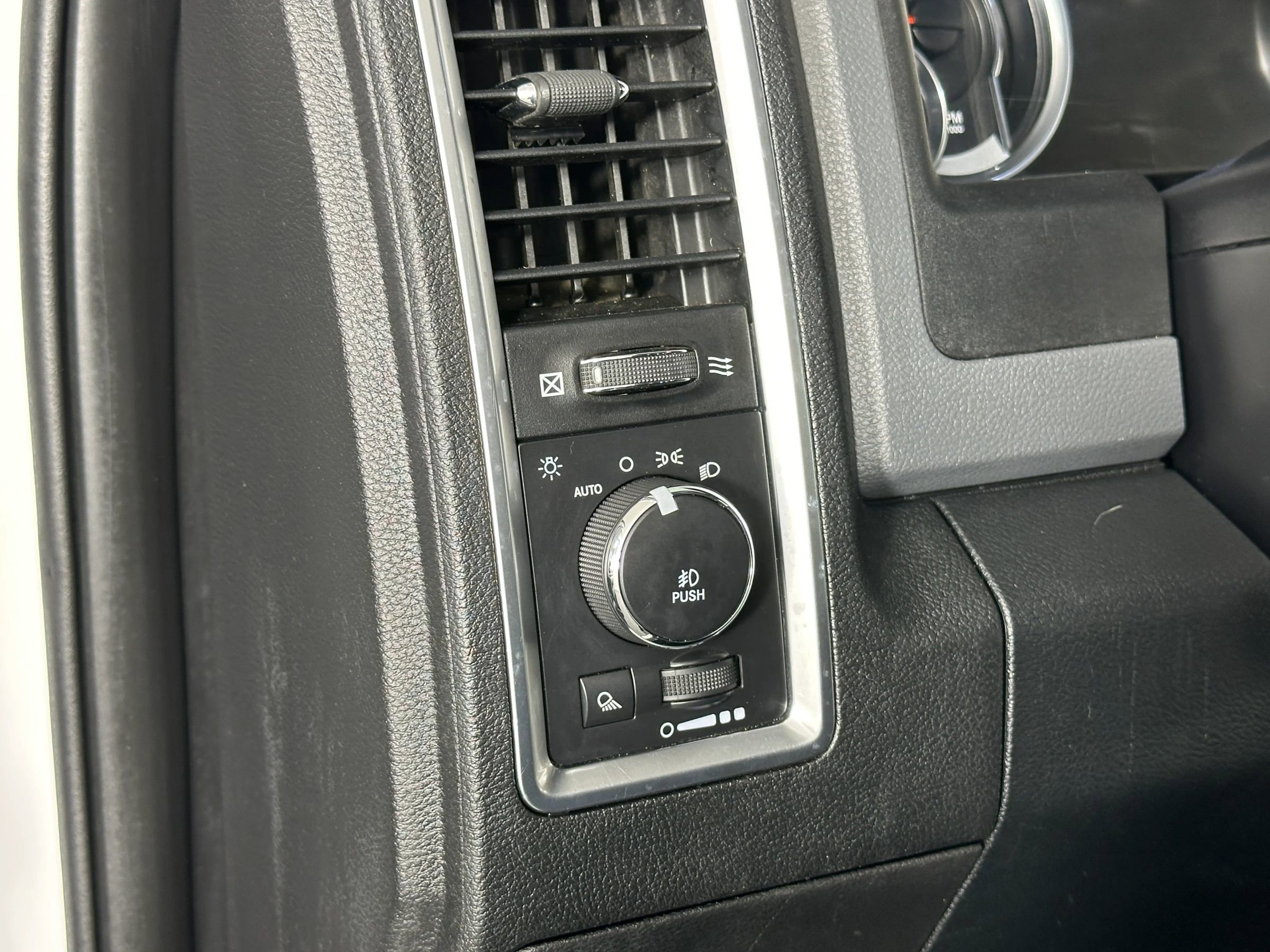 Used 2016 RAM 1500 Big Horn image 27