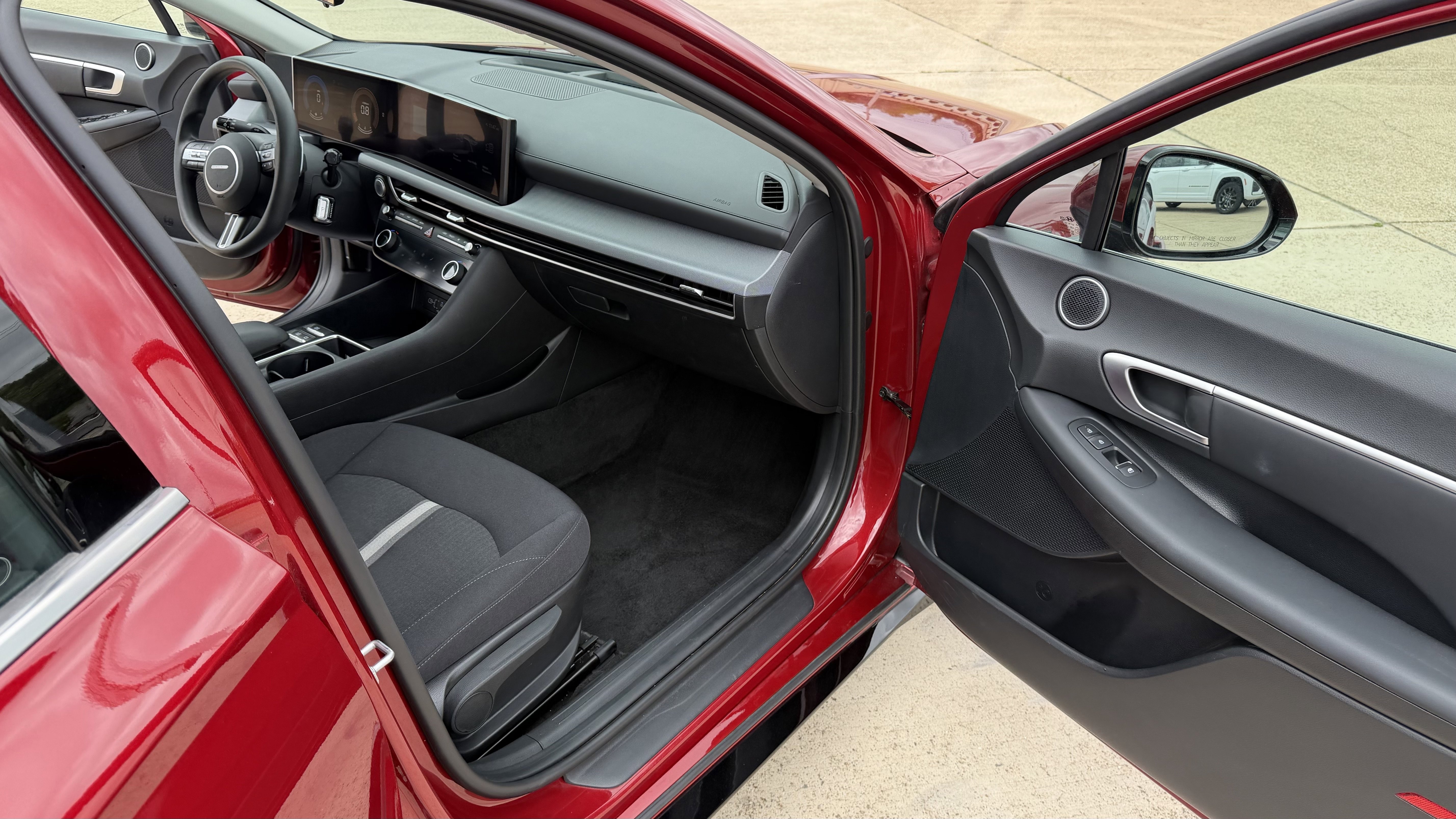 Used 2025 Hyundai Sonata SEL FWD image 25