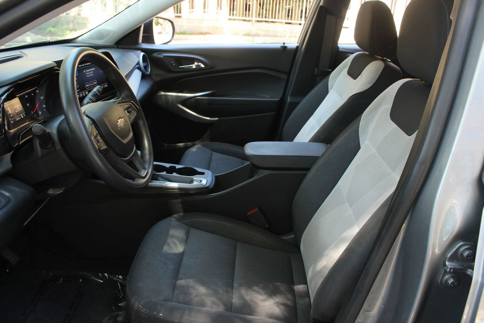 Used 2024 Chevrolet Trax LS w/ Driver Confidence Package FWD image 14
