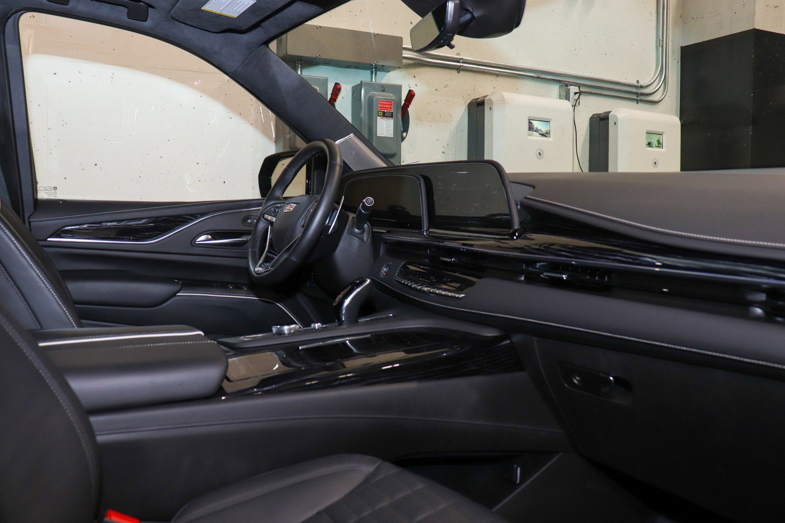 Used 2023 Cadillac Escalade V image 17