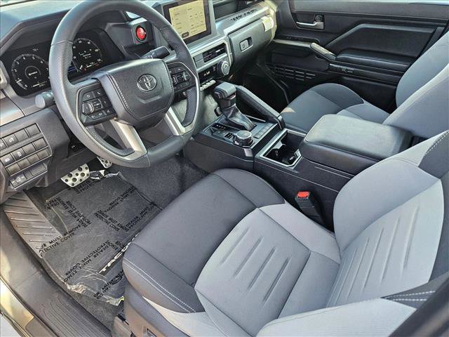 Used 2025 Toyota Tacoma TRD Sport image 8