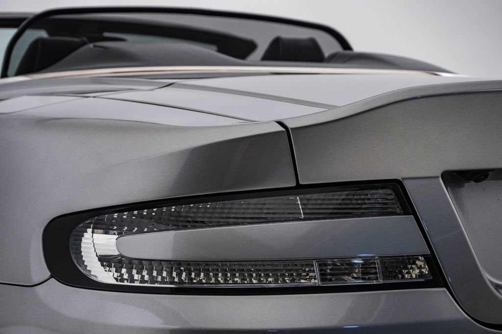 Used 2016 Aston Martin DB9 GT RWD image 15
