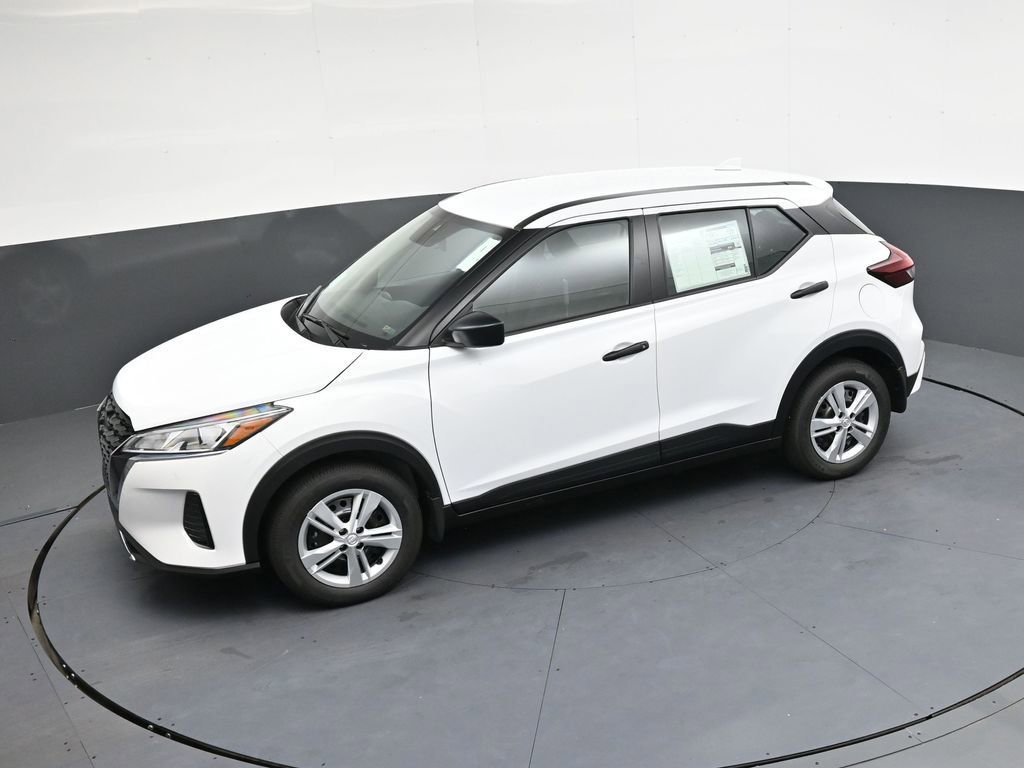 Certified 2025 Nissan Kicks Play S FWD image 30
