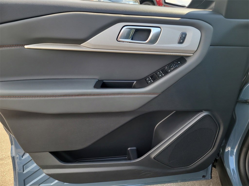 Certified 2025 Ford Explorer Active image 15