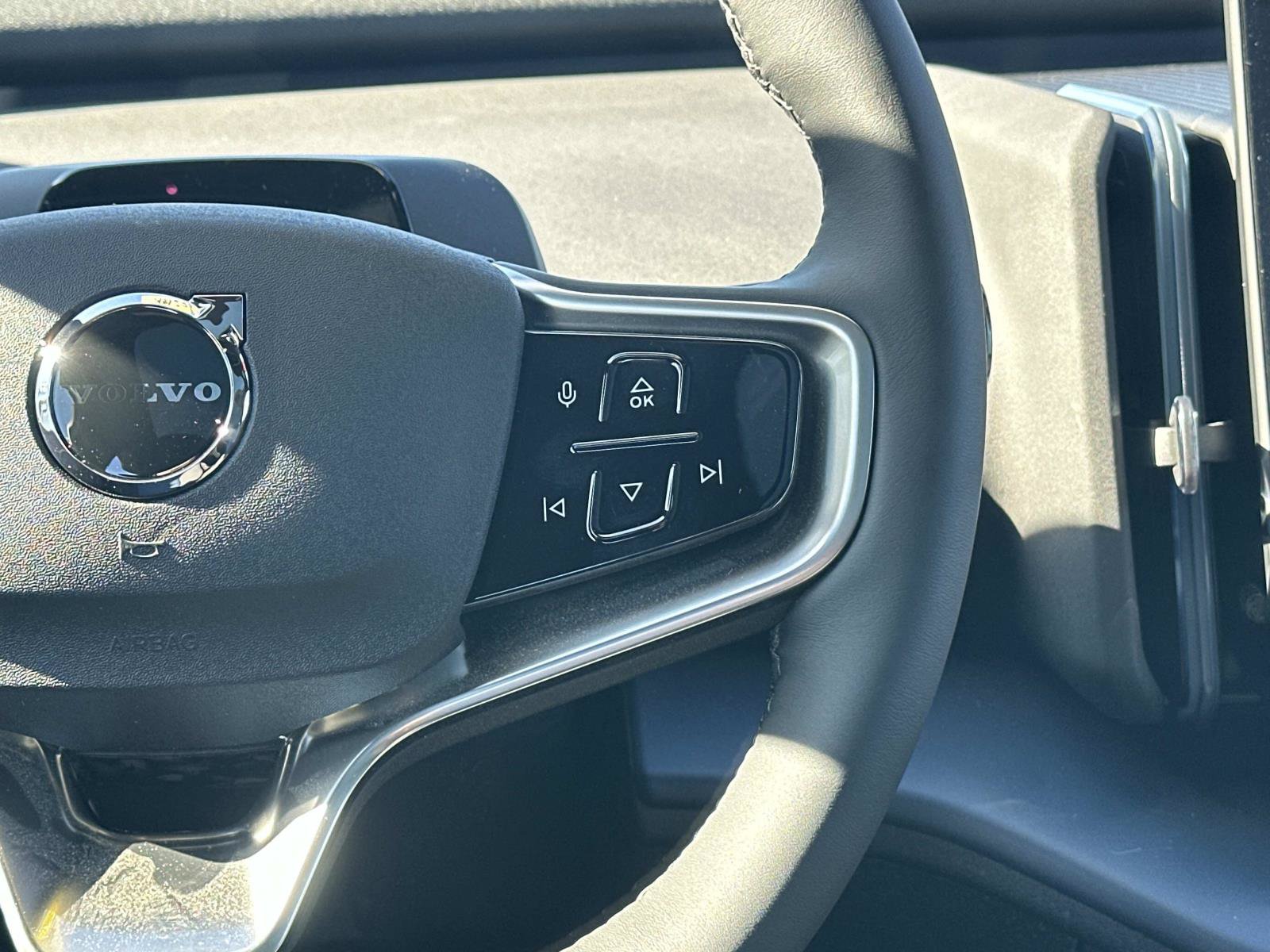 New 2026 Volvo EX30 Plus w/ Climate Package AWD/4WD image 9