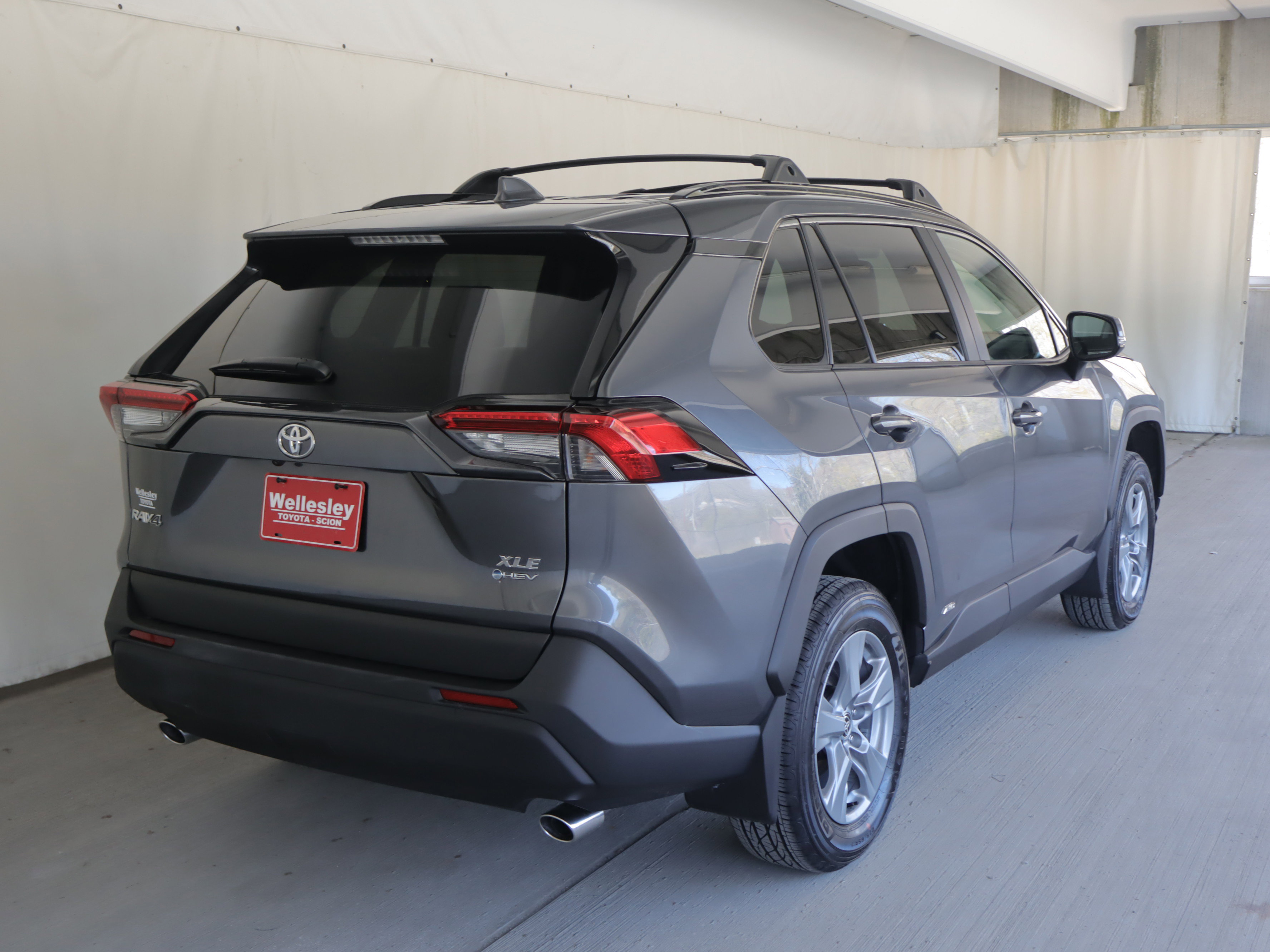 Used 2025 Toyota RAV4 XLE AWD/4WD image 6