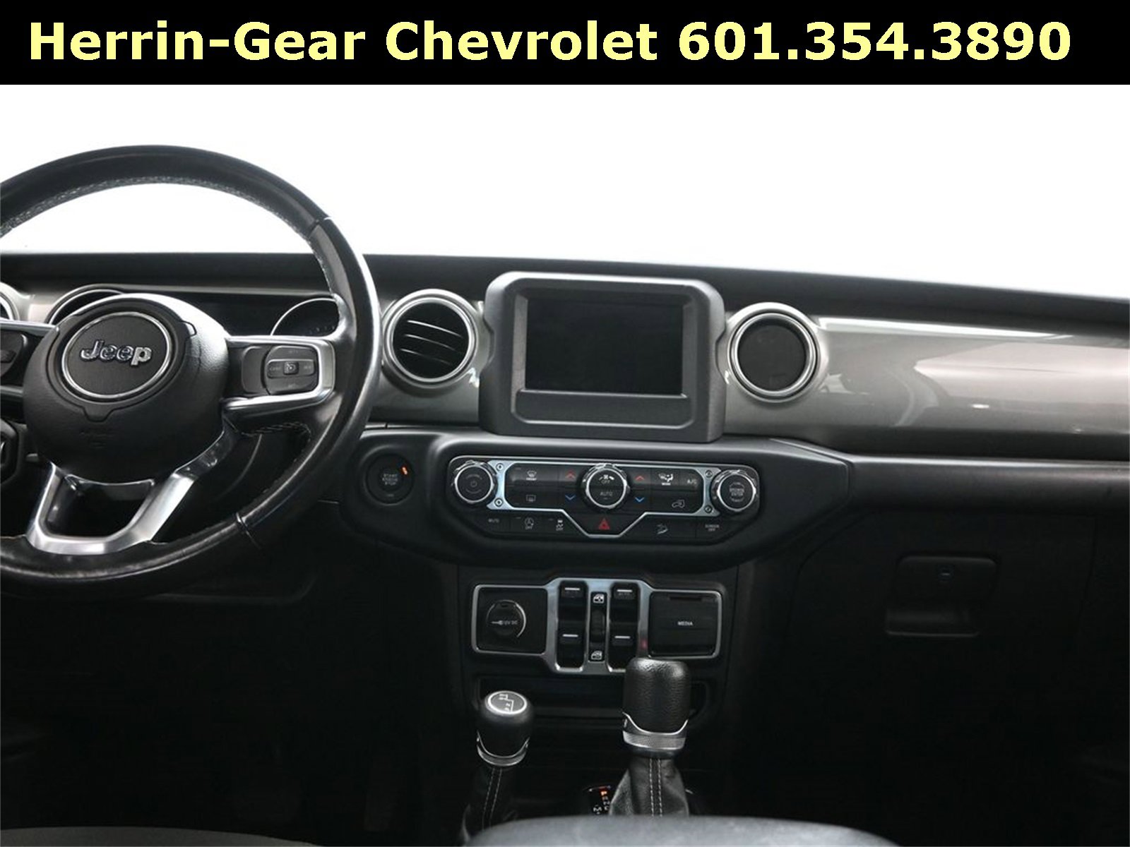 Used 2019 Jeep Wrangler Unlimited Sahara image 19