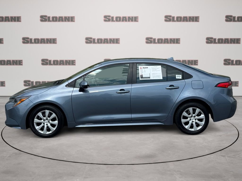 Used 2025 Toyota Corolla LE FWD image 2