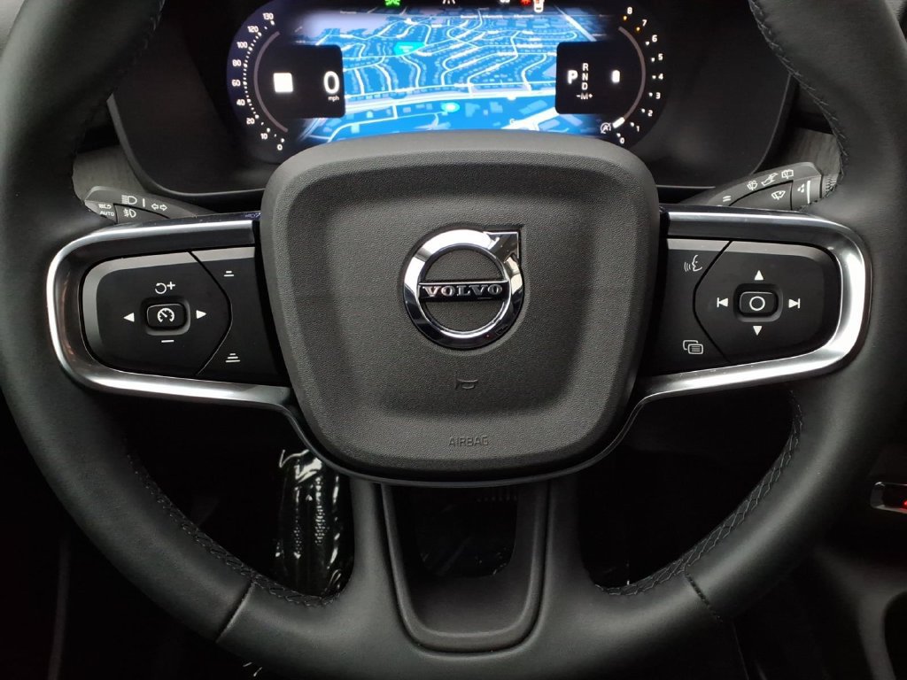 Certified 2023 Volvo XC40 B5 Ultimate w/ Climate Package AWD/4WD image 13