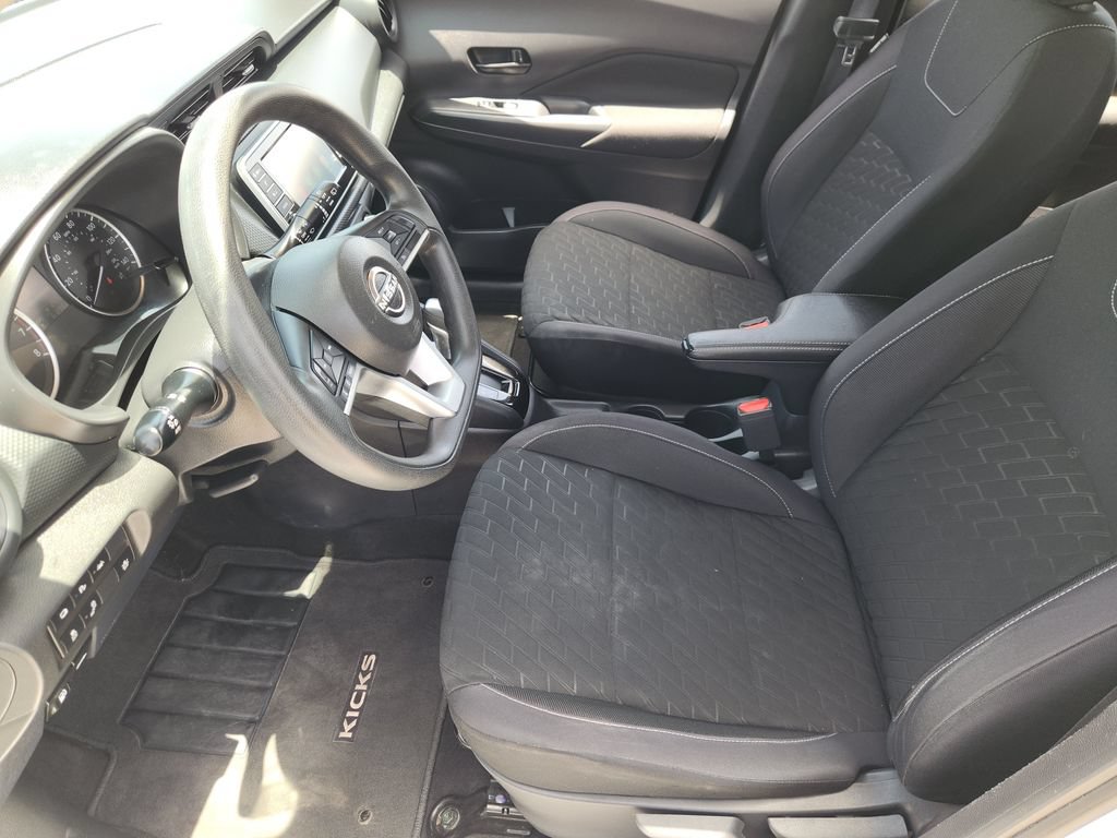 Used 2022 Nissan Kicks S FWD image 11
