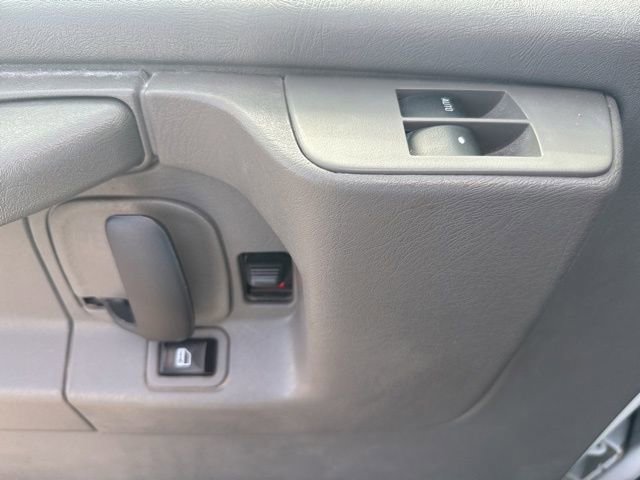 Used 2014 Chevrolet Express 2500 image 15