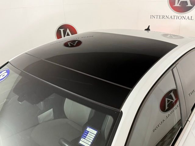 Used 2019 Volkswagen Jetta R-Line FWD image 11