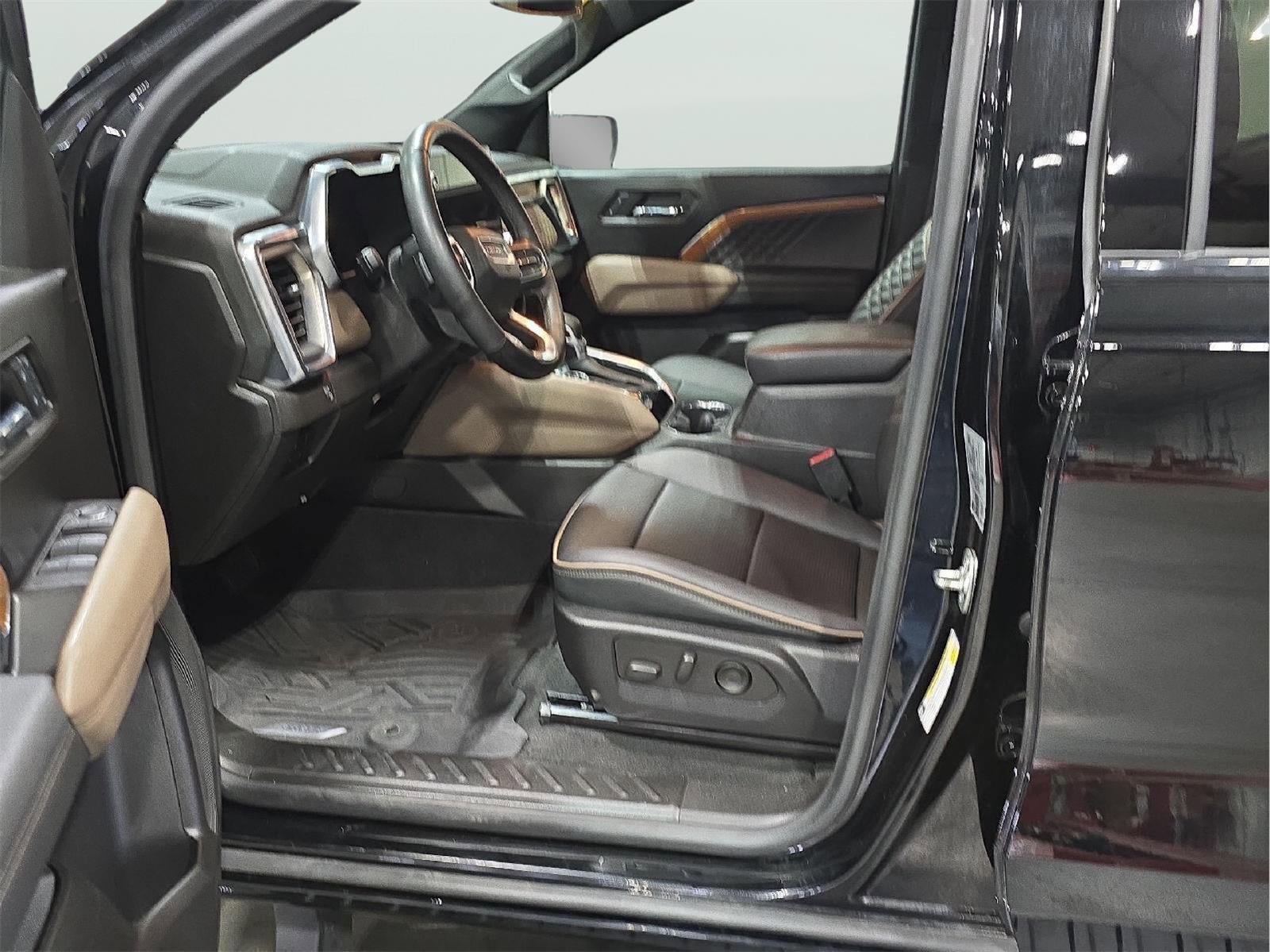 Used 2024 GMC Canyon Denali AWD/4WD image 8