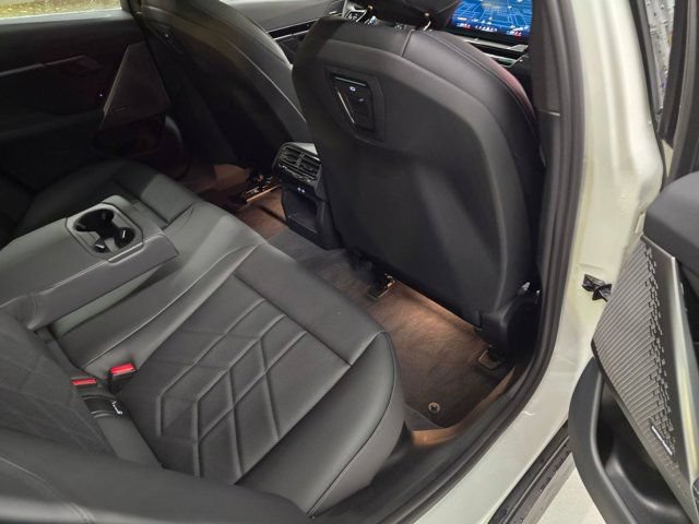 Used 2026 BMW 530i xDrive AWD/4WD image 33