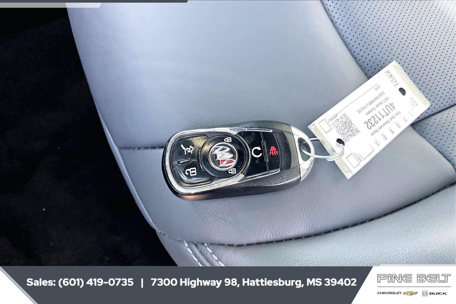 Used 2023 Buick Enclave Essence w/ Experience Buick Package FWD image 9