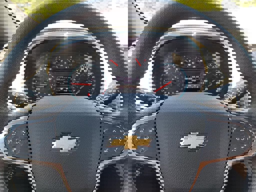 Used 2023 Chevrolet Traverse LS image 24