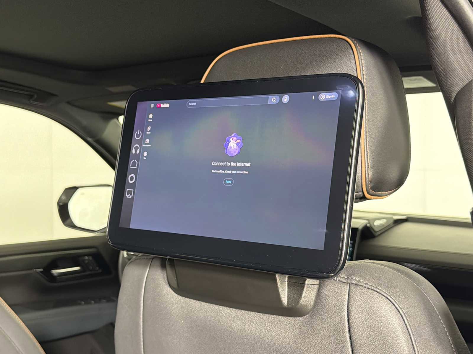 Certified 2025 GMC Yukon XL AT4 w/ AT4 Premium Plus Package image 16