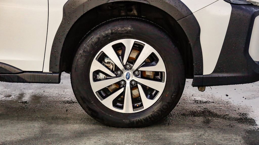 Used 2025 Subaru Outback Premium image 11