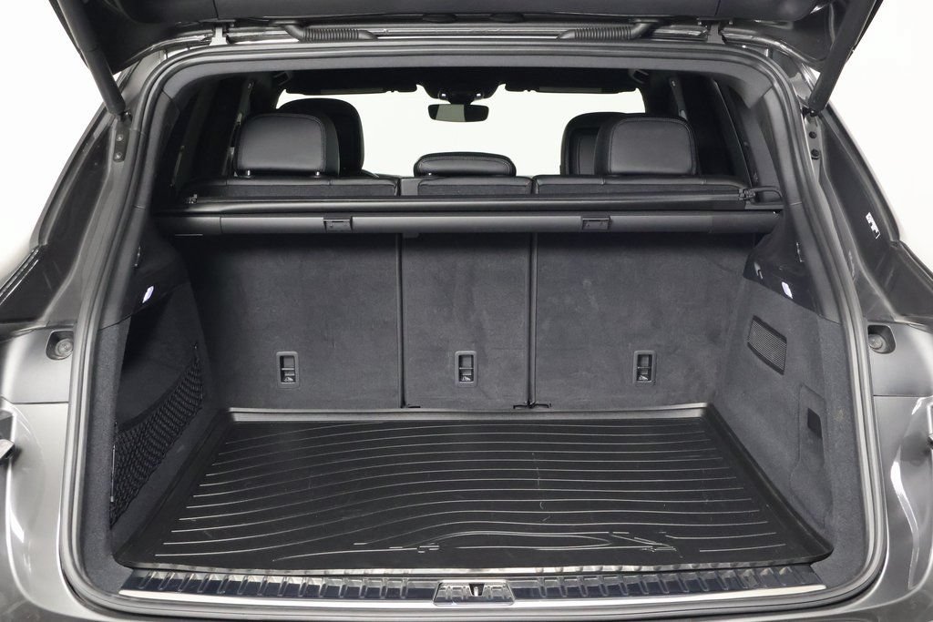 Used 2025 Porsche Cayenne AWD/4WD image 14