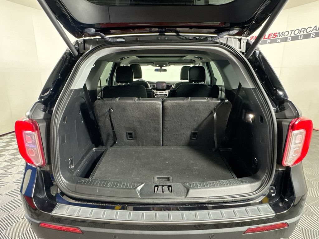 Used 2023 Ford Explorer XLT w/ Equipment Group 202A AWD/4WD image 27