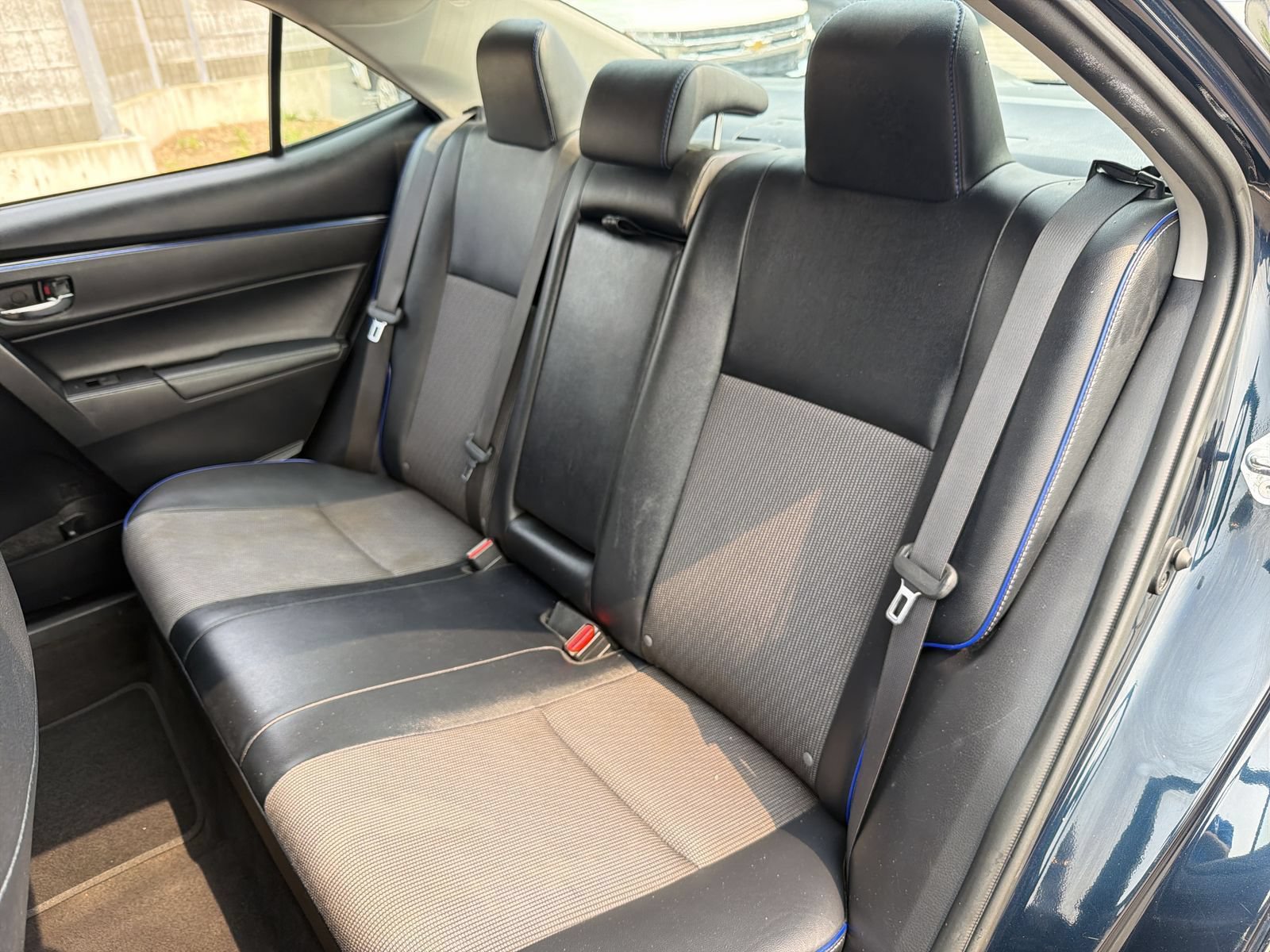 Used 2017 Toyota Corolla SE w/ Carpet Mat Package (TMS) FWD image 19