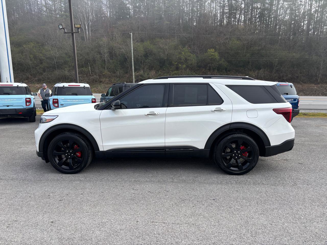 Used 2023 Ford Explorer ST w/ Equipment Group 401A AWD/4WD image 2