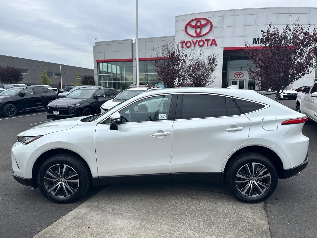 Certified 2024 Toyota Venza LE AWD/4WD image 2