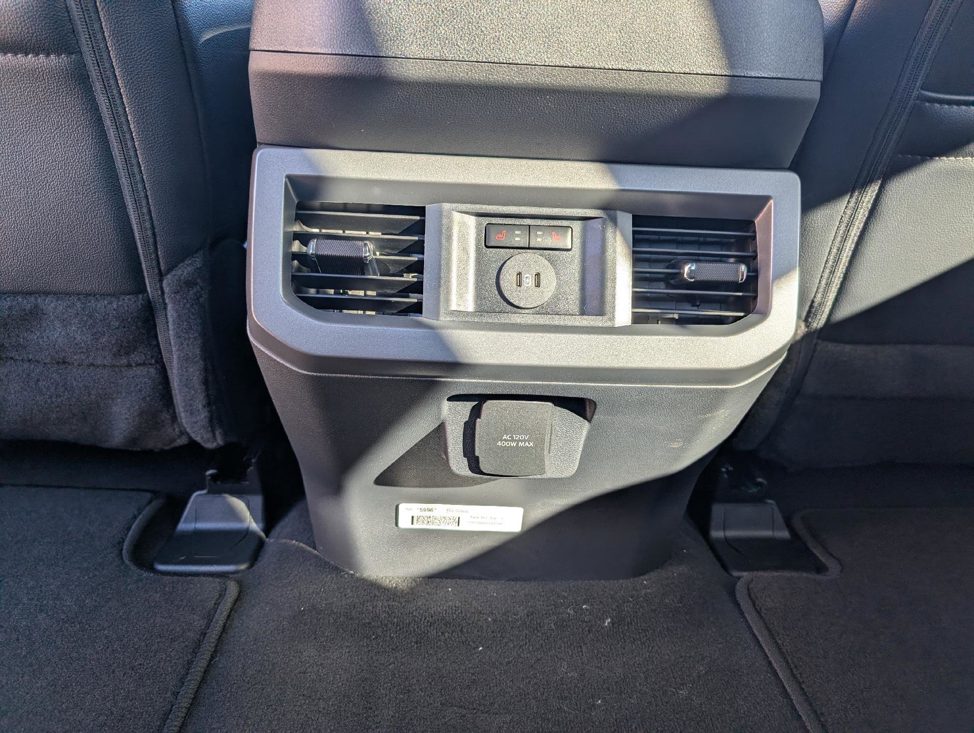 New 2026 Ford F250 Lariat w/ Black Appearance Package image 27