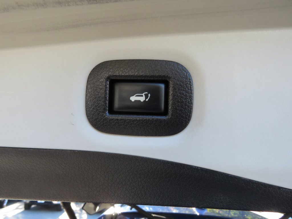 Used 2019 Nissan Rogue SL w/ Premium Package image 18