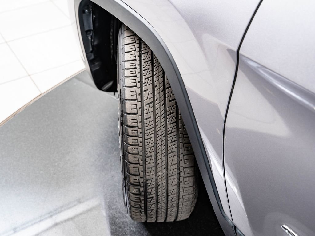 Used 2019 Jeep Cherokee Latitude w/ Popular Appearance Group image 44