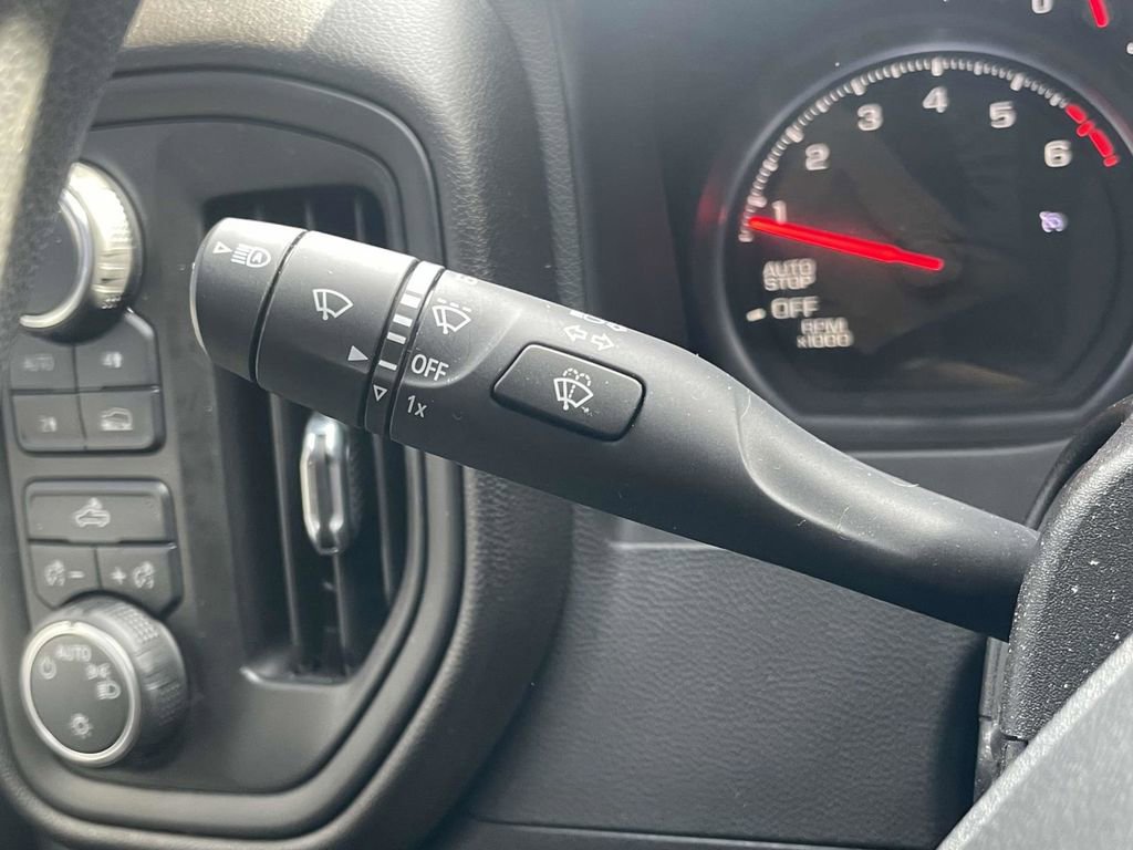 Used 2025 Chevrolet Silverado 1500 Custom image 32