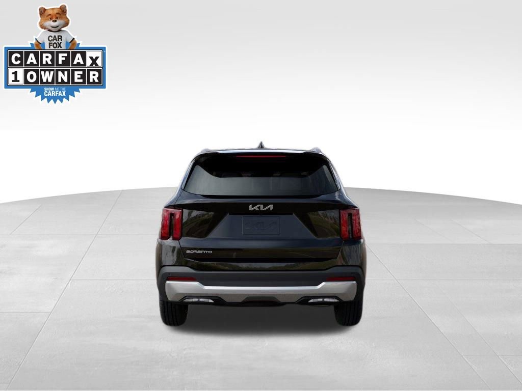 Used 2025 Kia Sorento S image 5