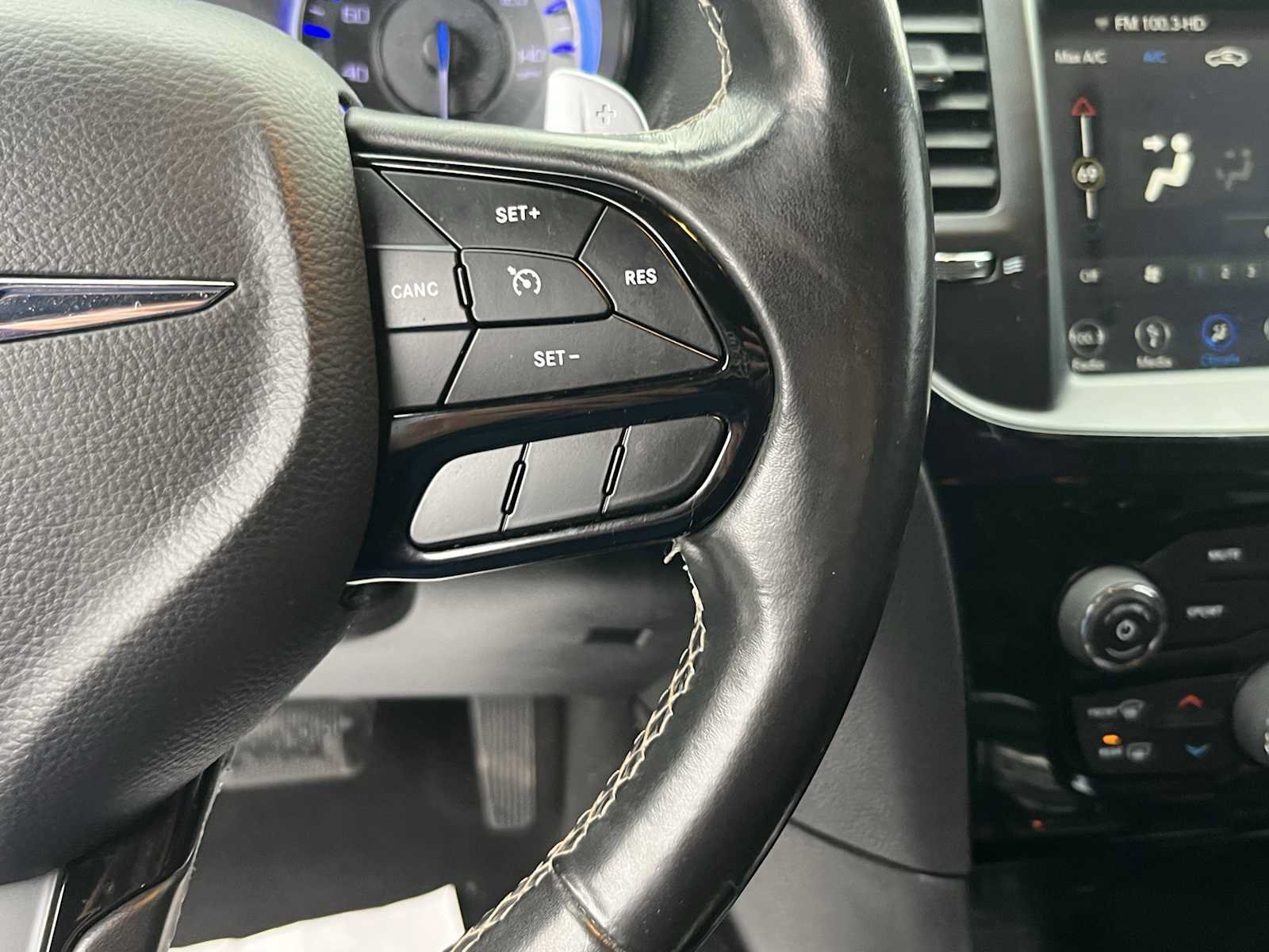 Used 2019 Chrysler 300 S RWD image 18
