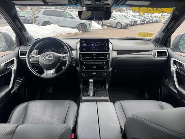 Used 2023 Lexus GX 460 Premium w/ Accessory Package AWD/4WD image 38