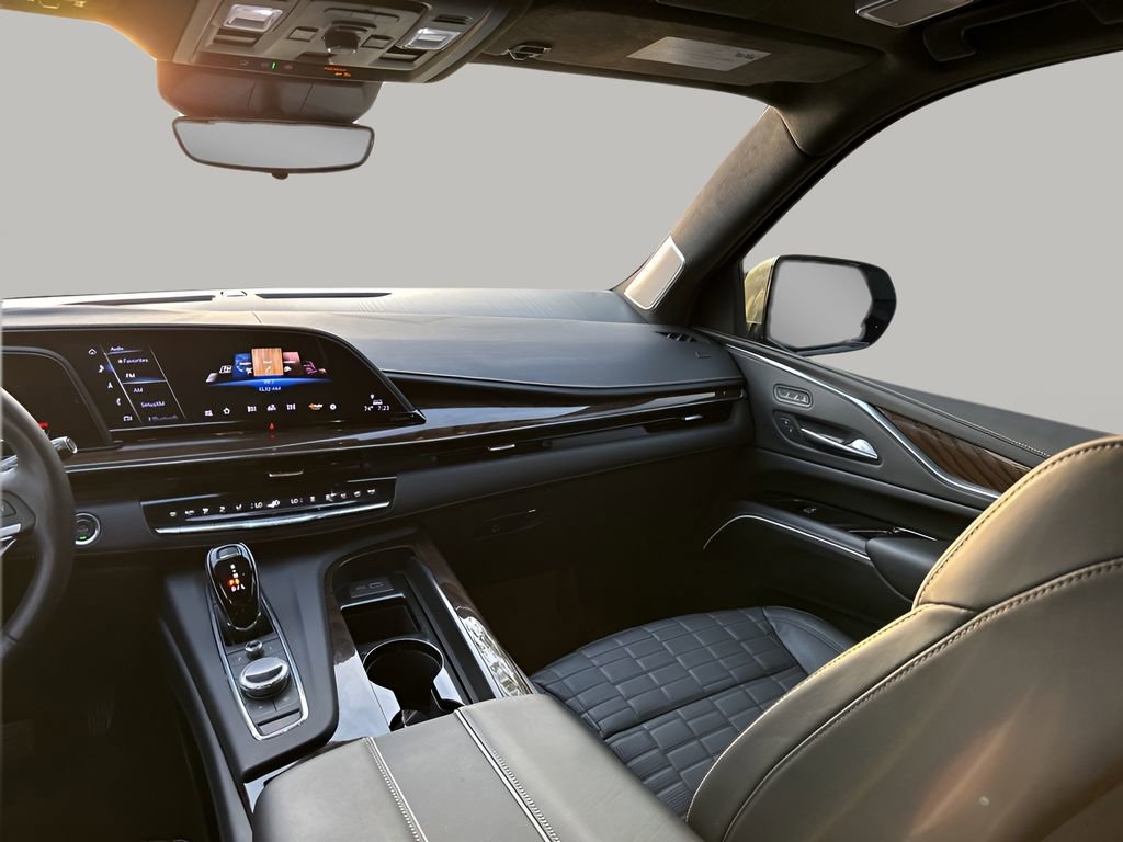 Used 2024 Cadillac Escalade Sport Platinum w/ LPO, ONYX Package image 26