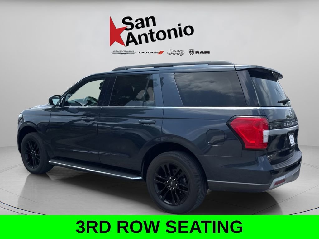 Used 2023 Ford Expedition XLT RWD image 3