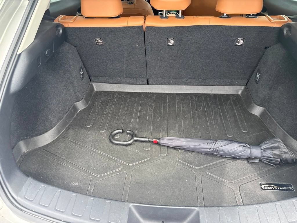 Used 2021 Lexus UX 200 w/ Premium Package FWD image 24