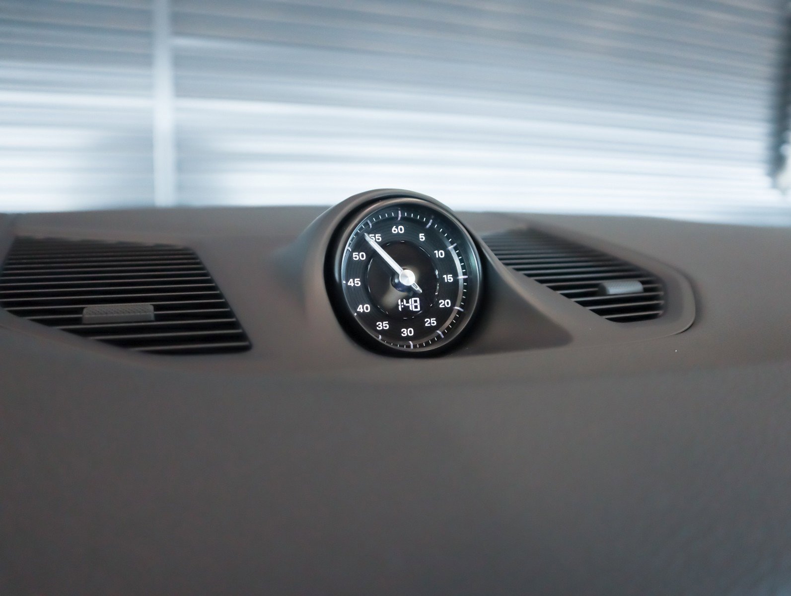 Certified 2025 Porsche Cayenne Coupe image 22