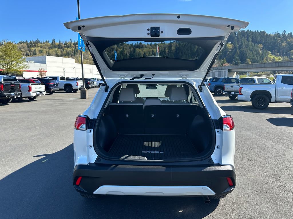 Used 2023 Toyota Corolla Cross LE w/ Moonroof Package image 11