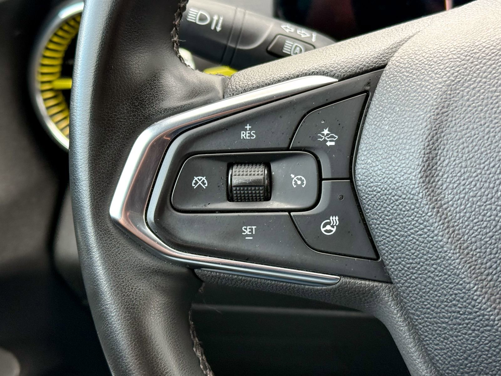 Certified 2024 Chevrolet Trax ACTIV w/ Sunroof Package image 29